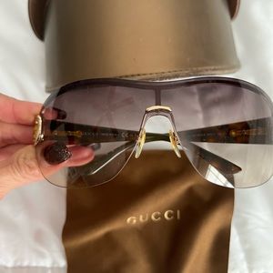 Gucci sunglasses EUC